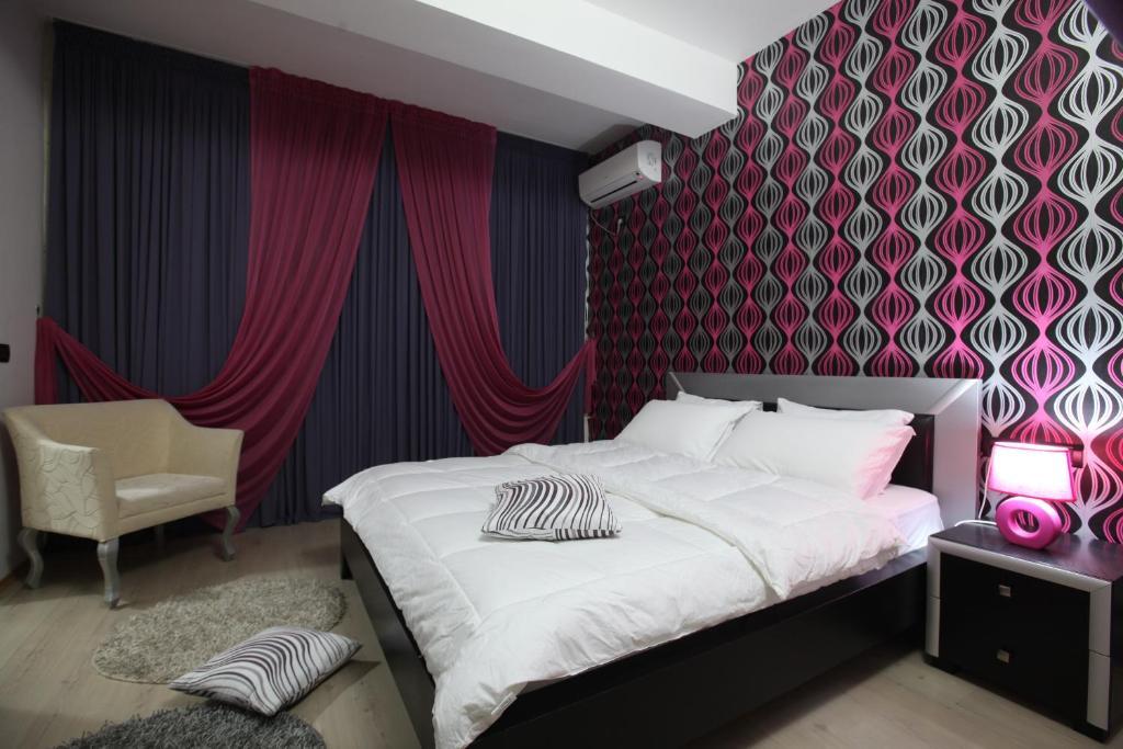 Ejna Hotel 4*