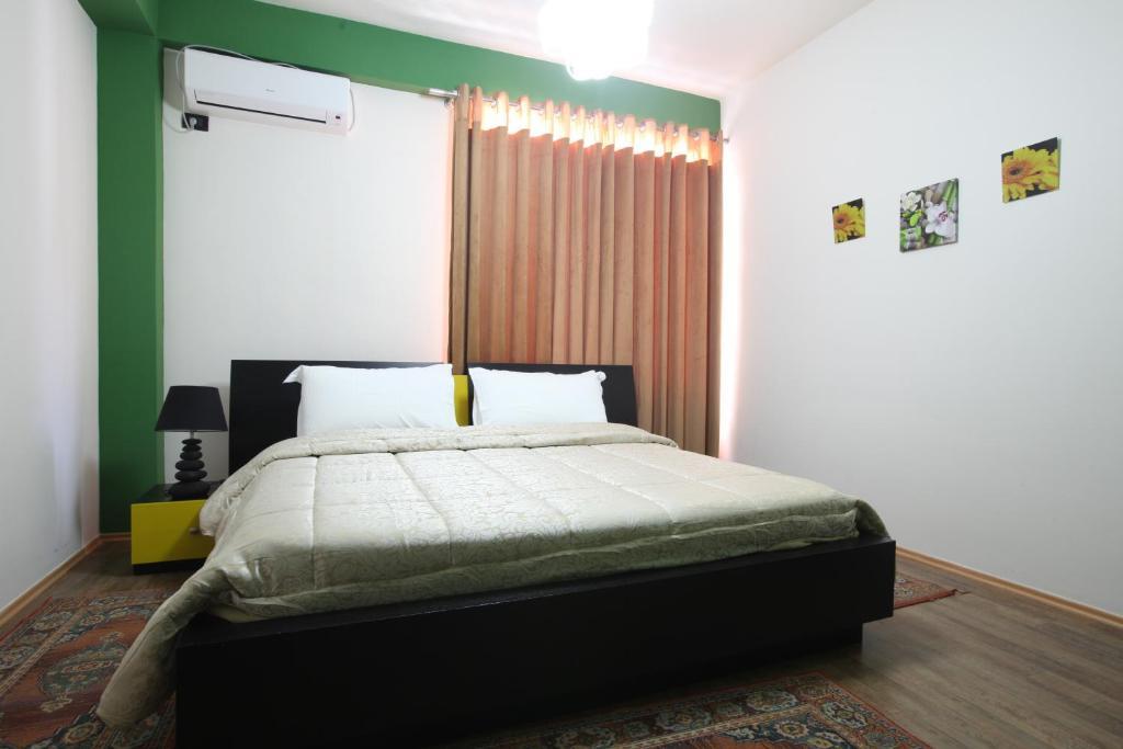 Ejna 4* Tirana