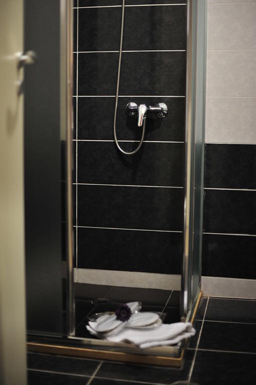 Ejna Hotel 4*